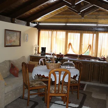 Xilini Folitsa House *