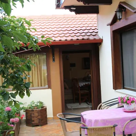 Xilini Folitsa House *